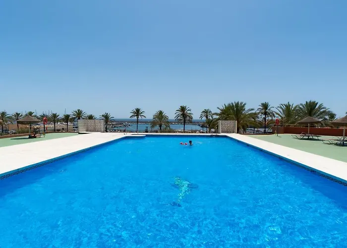 Sur Palmeras 7 * 푸엔히롤라